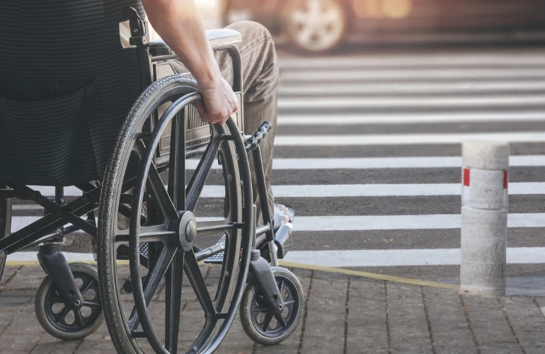 Osoba na wózku inwalidzkim 03